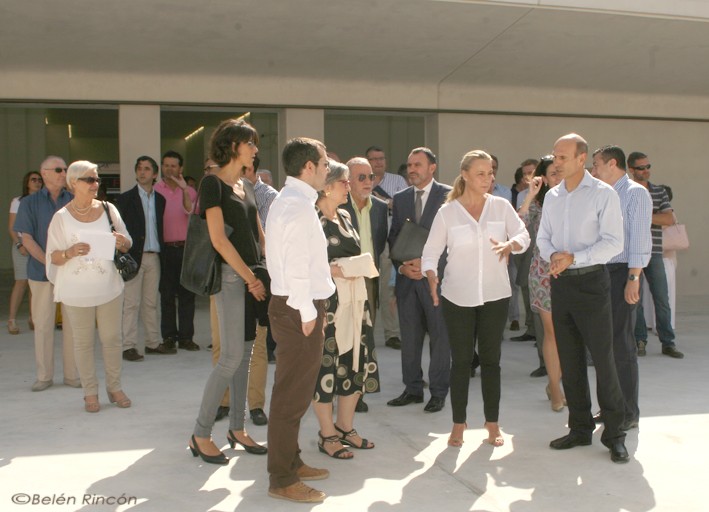 Alcaldesa de Alicante en la inauguración de la plaza Seneca