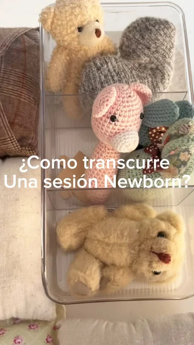 La magia detrás de una sesión newborn 💛 
Hoy compartimos con vosotros este pequeño making off de una sesión Newborn. Cada detalle, gesto, pose está planificado para que vuestro bebé esté cómodo, seguro y precioso 🤩 

Estas sesiones son una forma maravillosa de capturar los primeros dias de vida de un bebé.  Estás imágenes son un tesoro para los papás que podránmirar una y otra vez, recordando con cariño esos momentos de pura felicidad y amor que experimentaron al ver por primera vez a su bebé. 
¿Quieres más información? Escríbenos y os contamos todo ❤️ 

Av.Maisonnave 41, 4b - Alicante tf 965132102 o whatsapp 663395893

#fotografosalicante #fotografíadereciénnacidos #newbornalicante #reciennacido #mamasalicante #fotografoinfantilalicante
